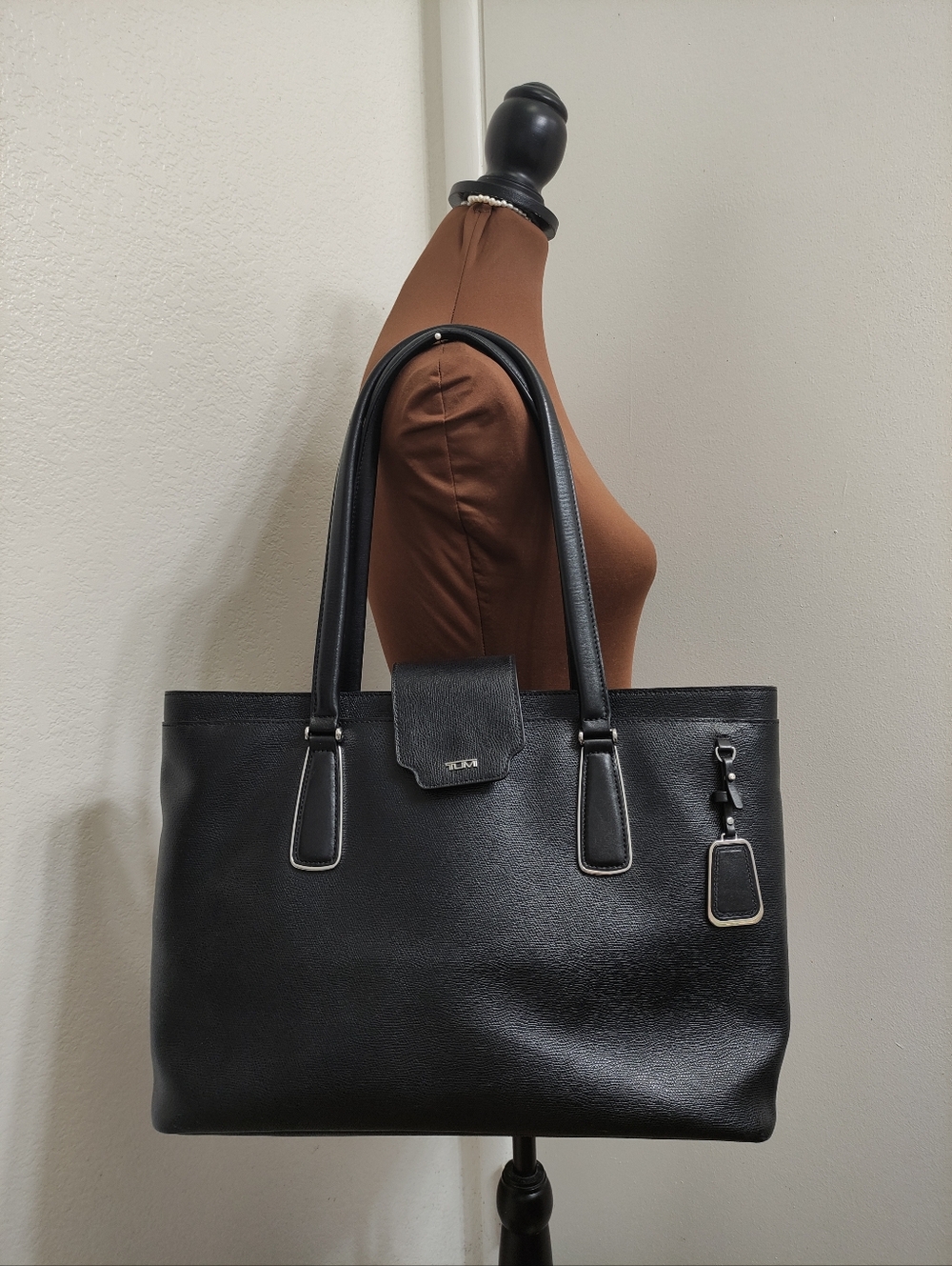 Tumi Sinclair Tegan Business Tote Black 79385D